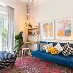 Bright City Center, 10M From Subway, 6 Rooms, Up To 20 Ppl