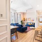 Bright City Center, 10M From Subway, 6 Rooms, Up To 20 Ppl