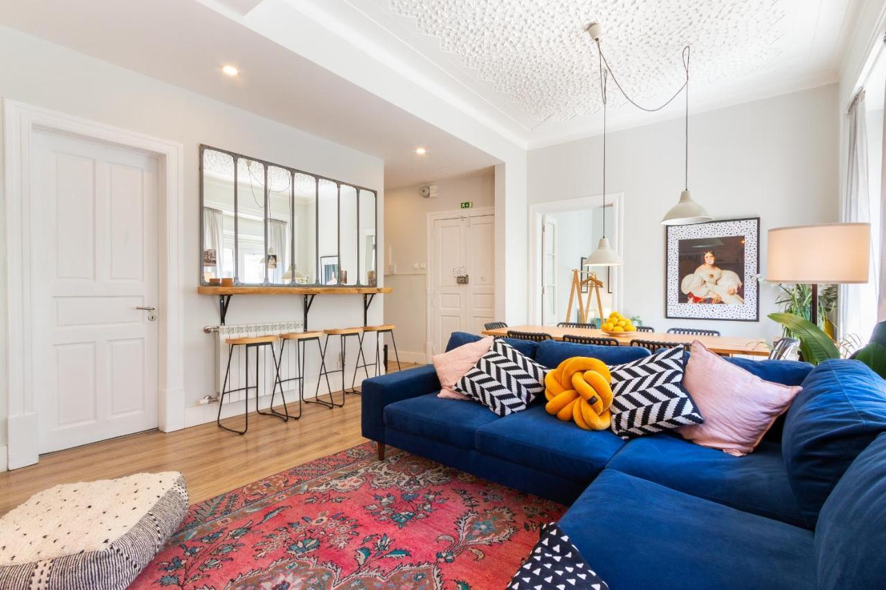 Bright Center, 10m From Subway, 6 Rooms, Up To 20 Ppl Casa de Férias