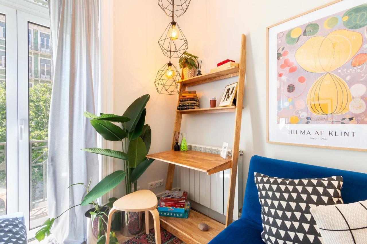 Casa de Férias Bright Center, 10m From Subway, 6 Rooms, Up To 20 Ppl