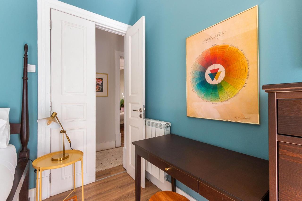 Bright Center, 10m From Subway, 6 Rooms, Up To 20 Ppl Casa de Férias Lisboa