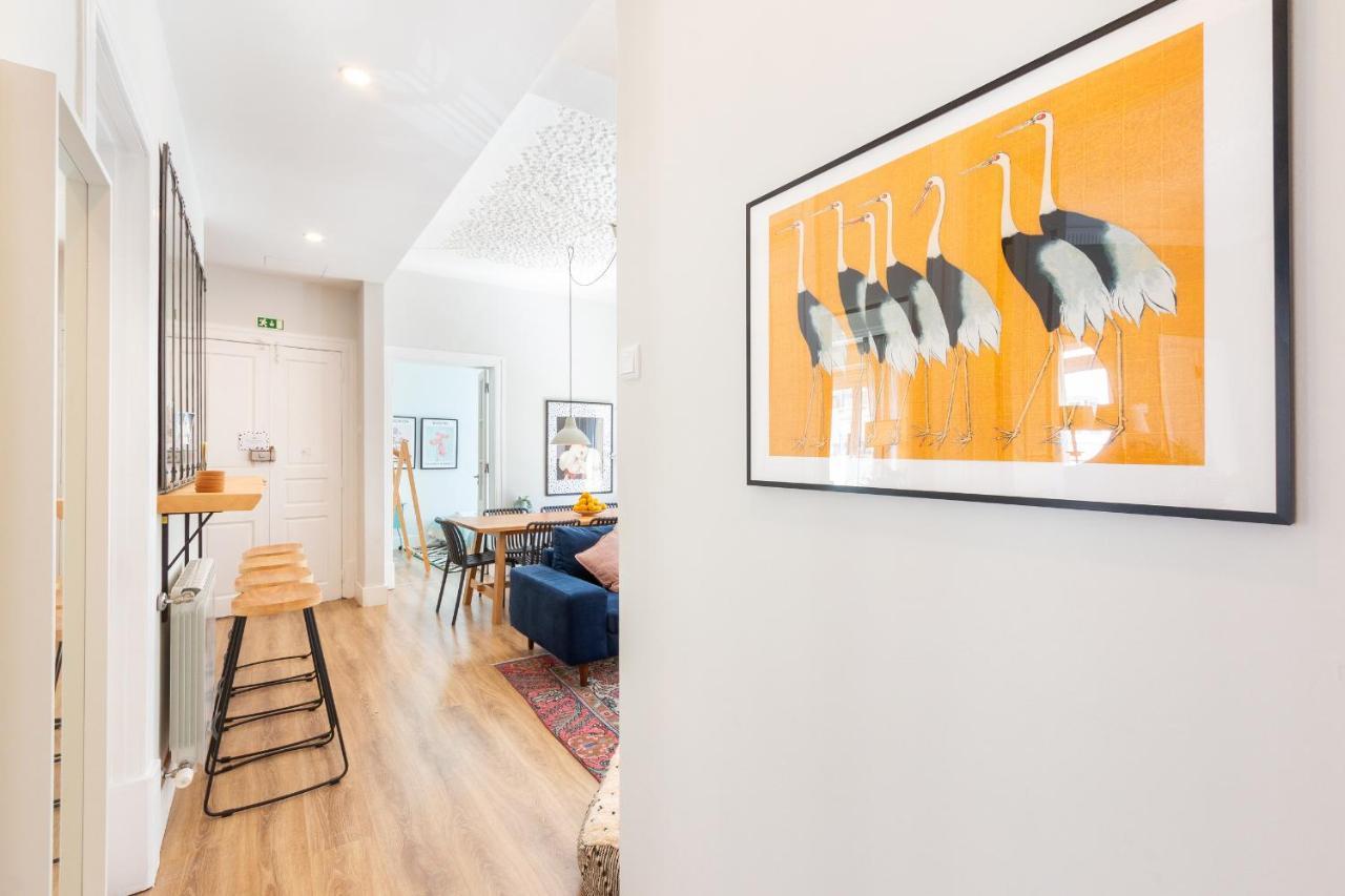 Casa de Férias Bright Center, 10m From Subway, 6 Rooms, Up To 20 Ppl