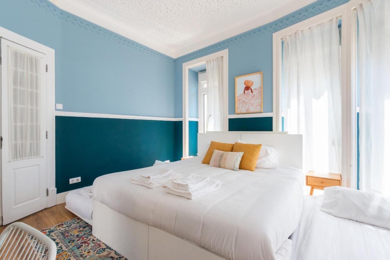 Casa de Férias Bright Center, 10m From Subway, 6 Rooms, Up To 20 Ppl Lisboa
