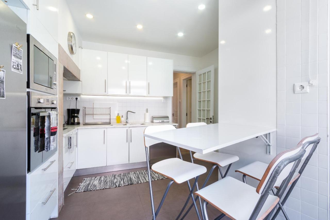Bright Center, 10m From Subway, 6 Rooms, Up To 20 Ppl Casa de Férias Lisboa