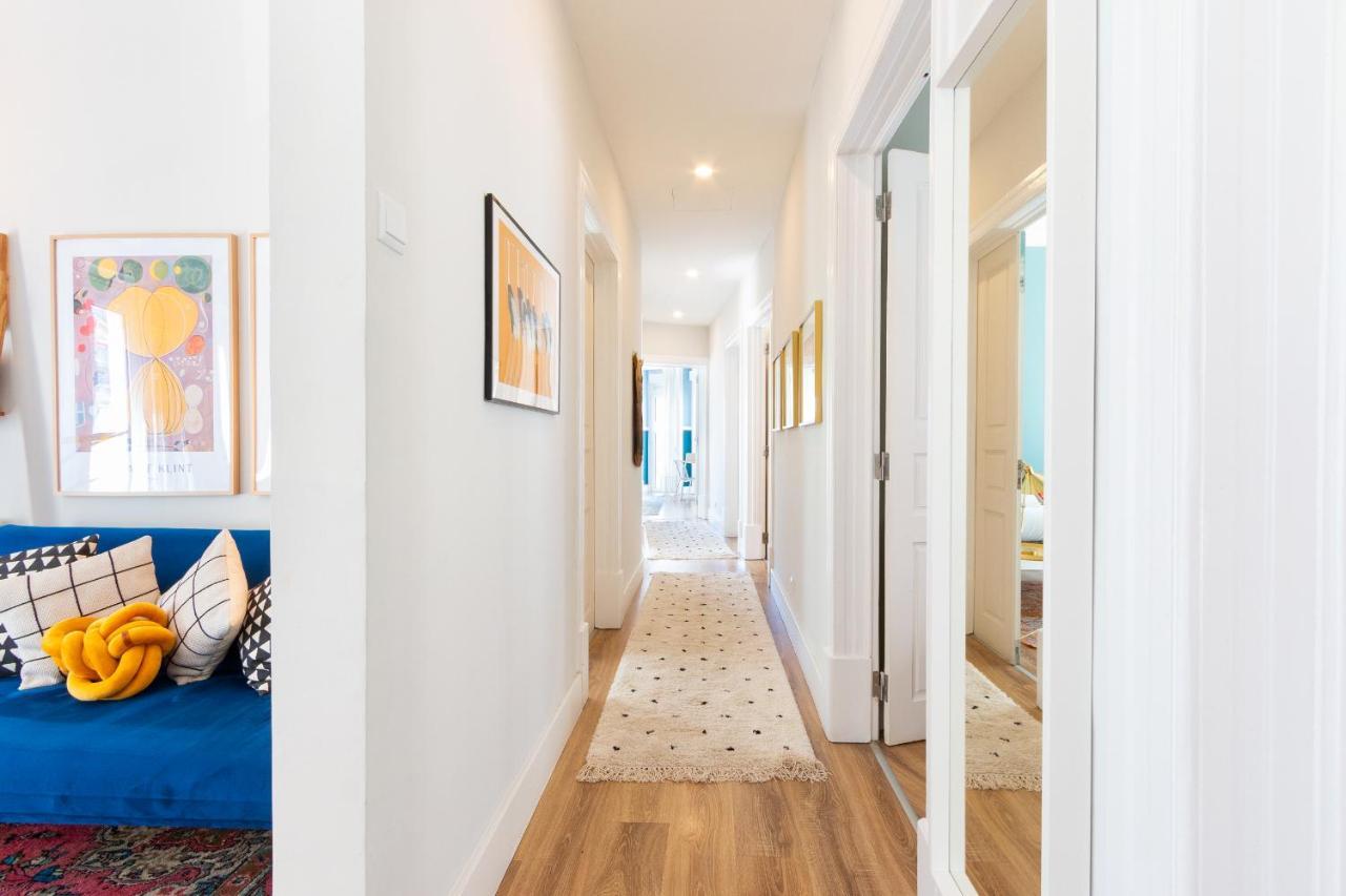 Casa de Férias Bright Center, 10m From Subway, 6 Rooms, Up To 20 Ppl Lisboa