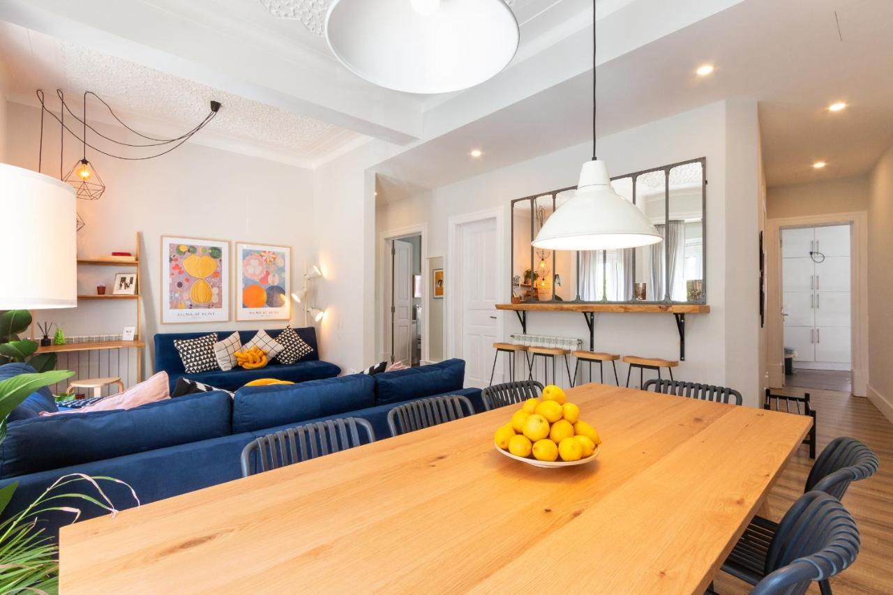 Casa de Férias Bright Center, 10m From Subway, 6 Rooms, Up To 20 Ppl
