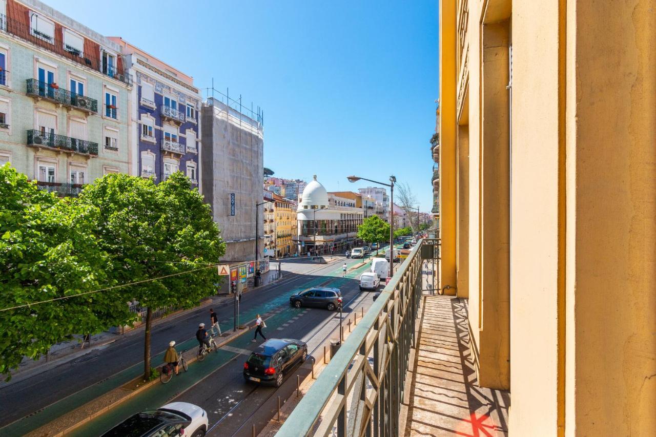 Bright Center, 10m From Subway, 6 Rooms, Up To 20 Ppl Casa de Férias